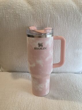 Stanley Pink Marble 40oz Quencher FlowState Tumbler